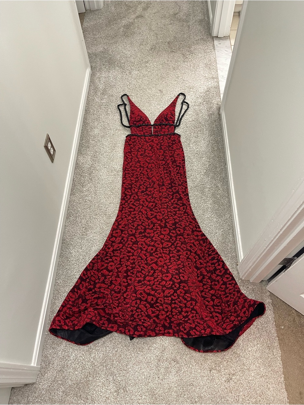 JVN Red and Black Floral V‑Neck Prom Gown